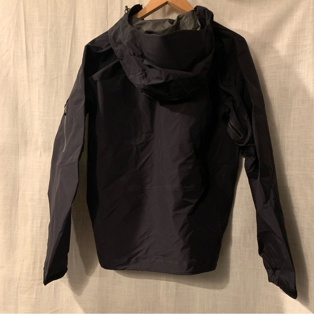 Mountain Hardware Jacket - image 5